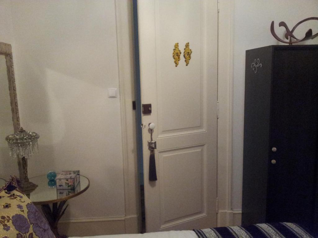 Whatever Art B&B Lisbon Room photo